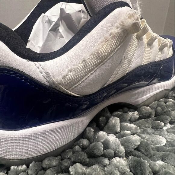 Air Jordan Retro 11 Retro Concord 645107-100 Sneakers Size 7Y - Picture 3 of 5